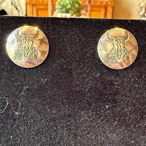 Native hand madeRound Silver Bull Skull Stud Earrings